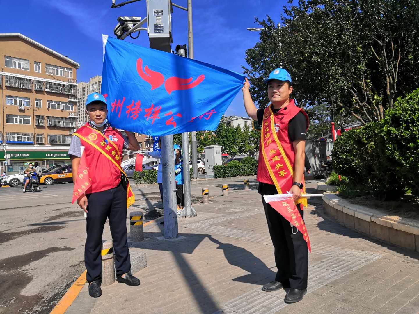 <strong>美女逼逼被我操翻</strong>